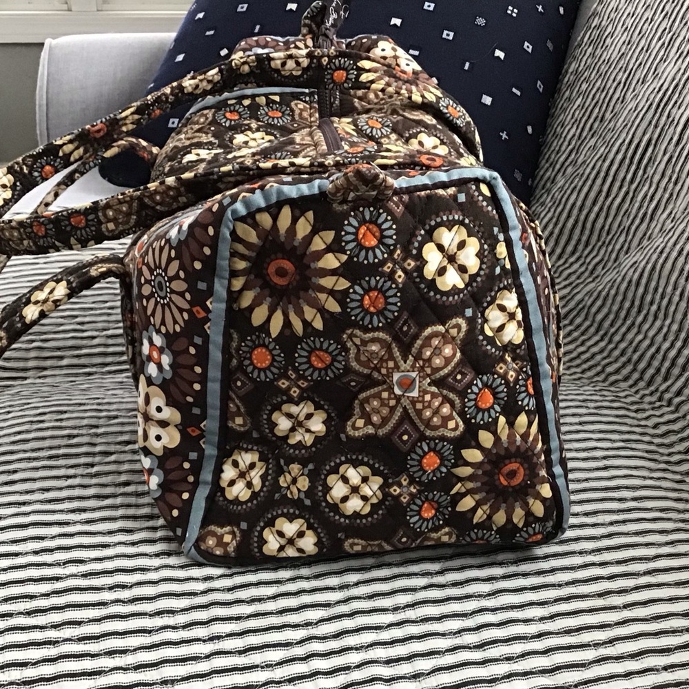 Vera Bradley - never used** - Small Duffle in Canyon retired pattern! - Picture 6 of 7